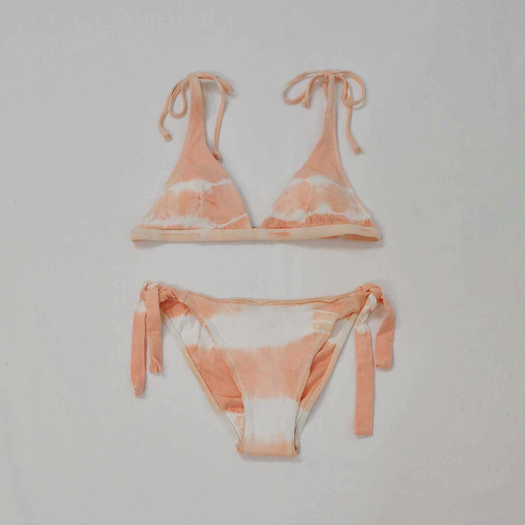 Bikini lazos nude
