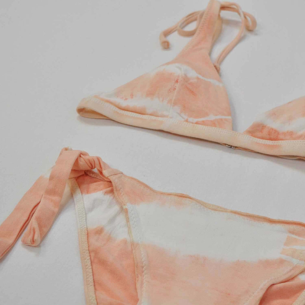 Bikini lazos nude