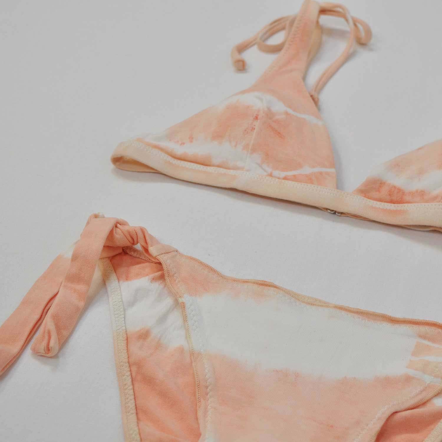 Bikini lazos nude